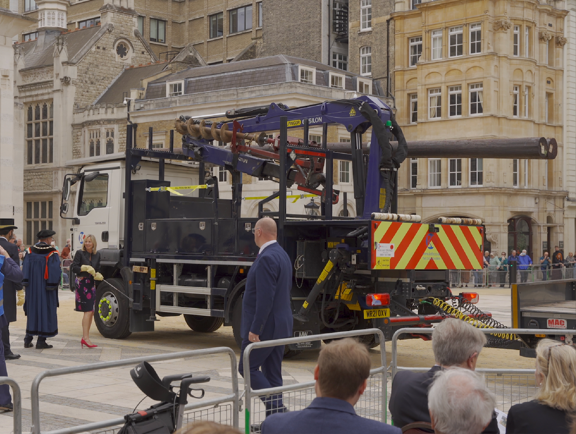 Kelly Group’s Bespoke Designed 2021 Pole Erection Unit Vehicle Showcased at London’s Cart Marking Parade 2023